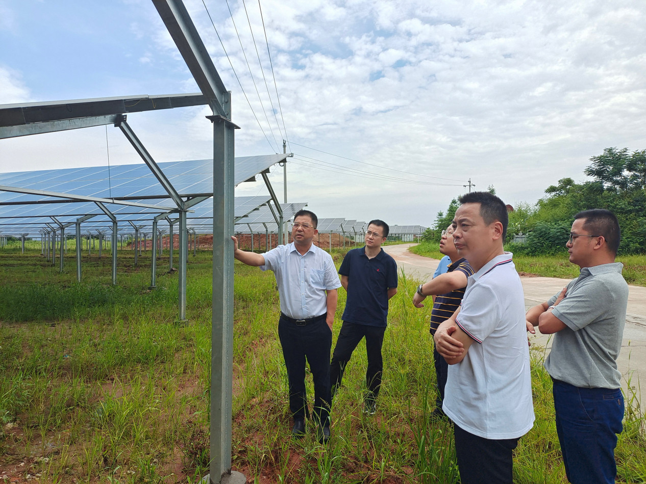 劉志剛帶隊考察華能湖南岳陽、兆邦陶瓷光伏項目